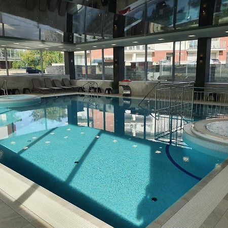 Apartament Szafir W Budynku Basenowym Morska Klifowa Rewal Exteriör bild