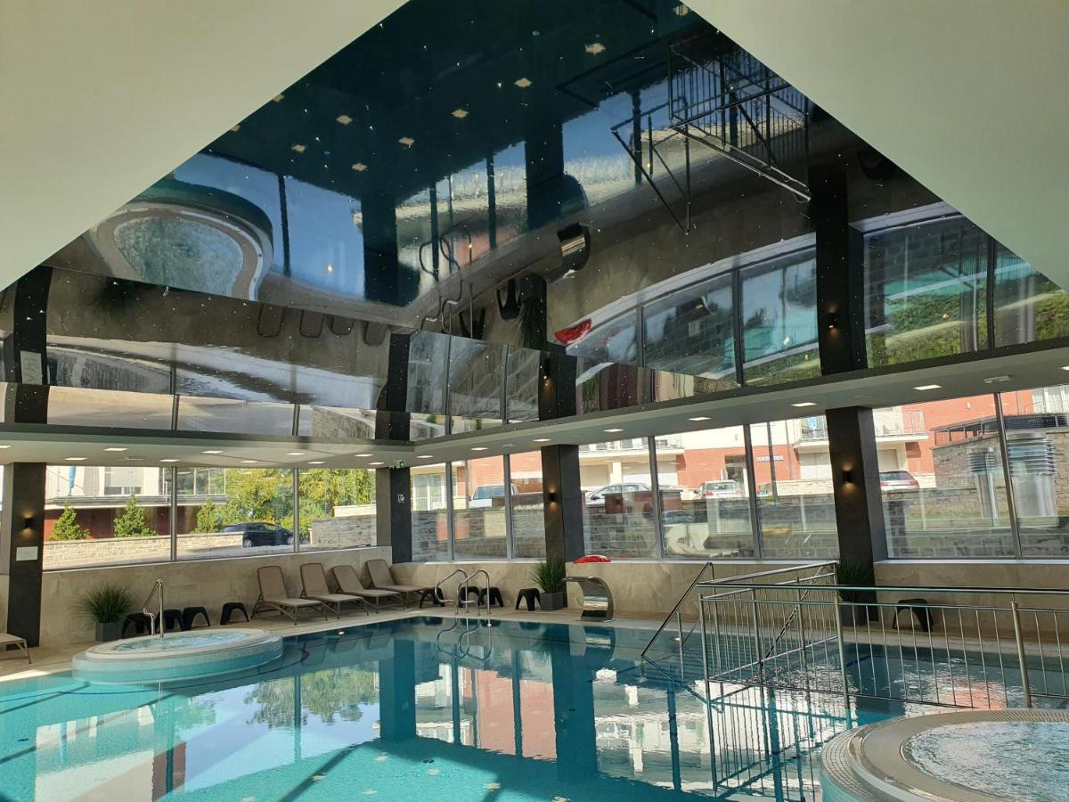 Apartament Szafir W Budynku Basenowym Morska Klifowa Rewal Exteriör bild