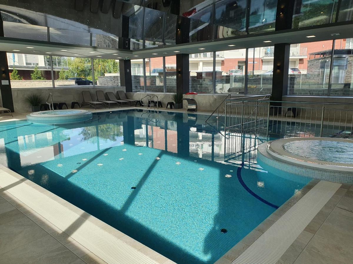 Apartament Szafir W Budynku Basenowym Morska Klifowa Rewal Exteriör bild